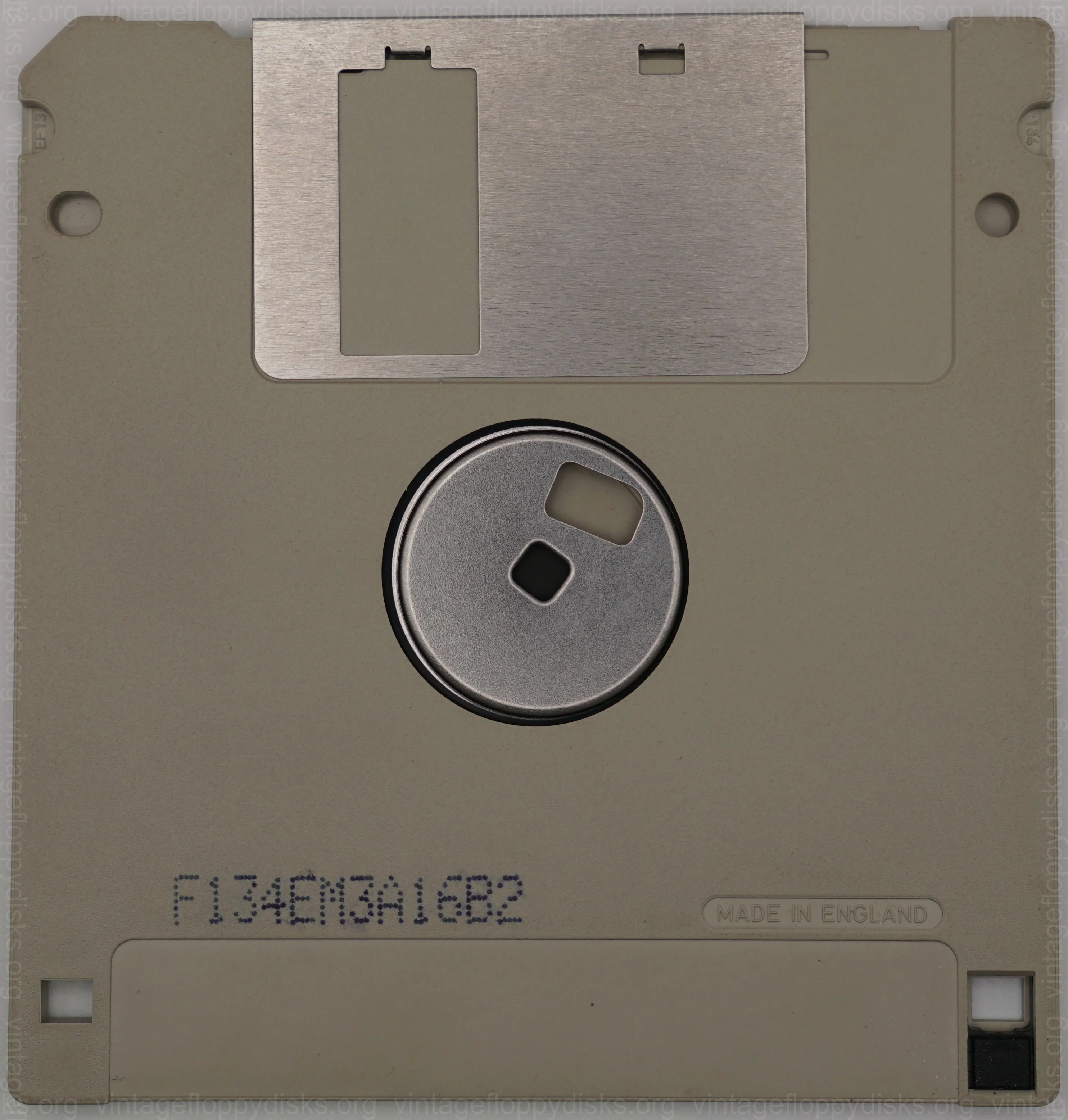 a vintage floppy disk from Generic. Cat. no.: XX-35-0007-003 - Back