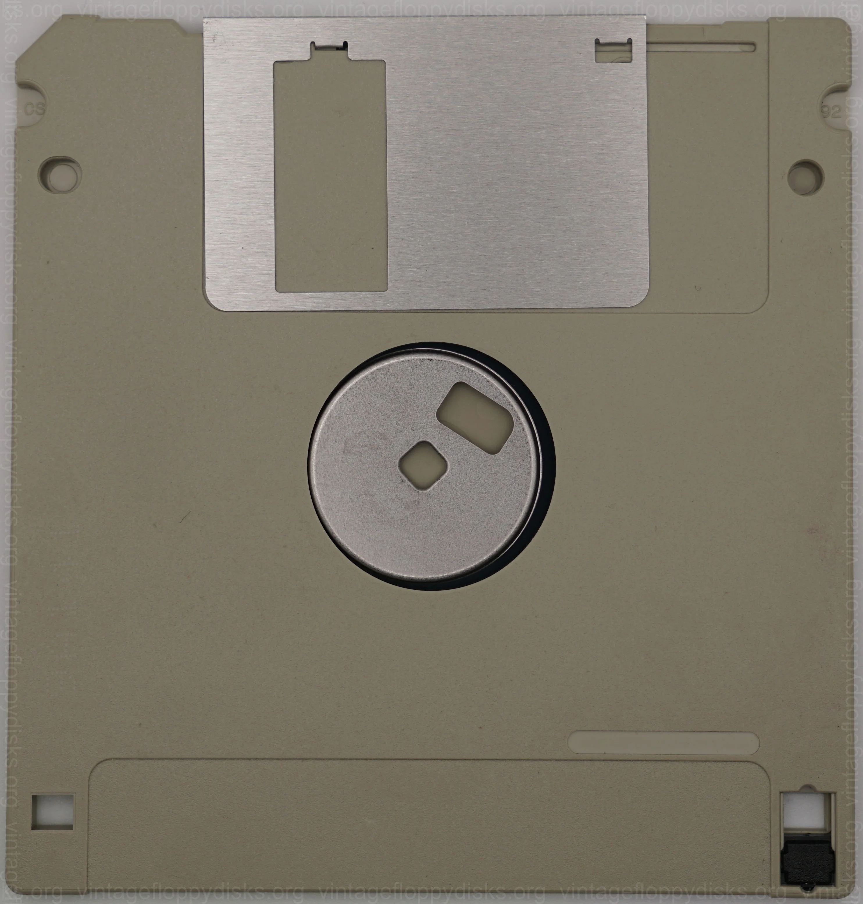 a vintage floppy disk from Generic. Cat. no.: XX-35-0017-003 - Back