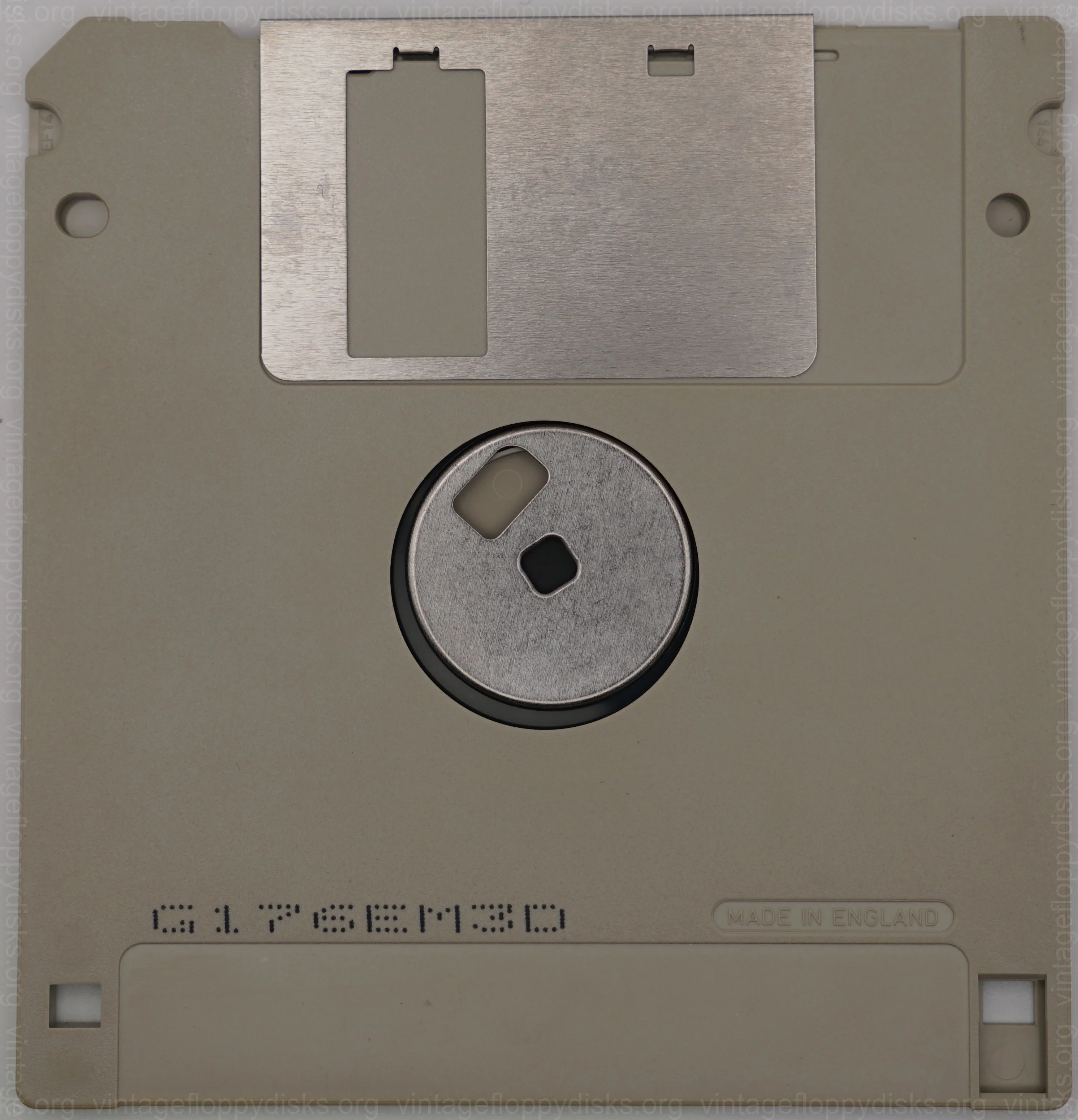 a vintage floppy disk from Generic. Cat. no.: XX-35-0017-005 - Back