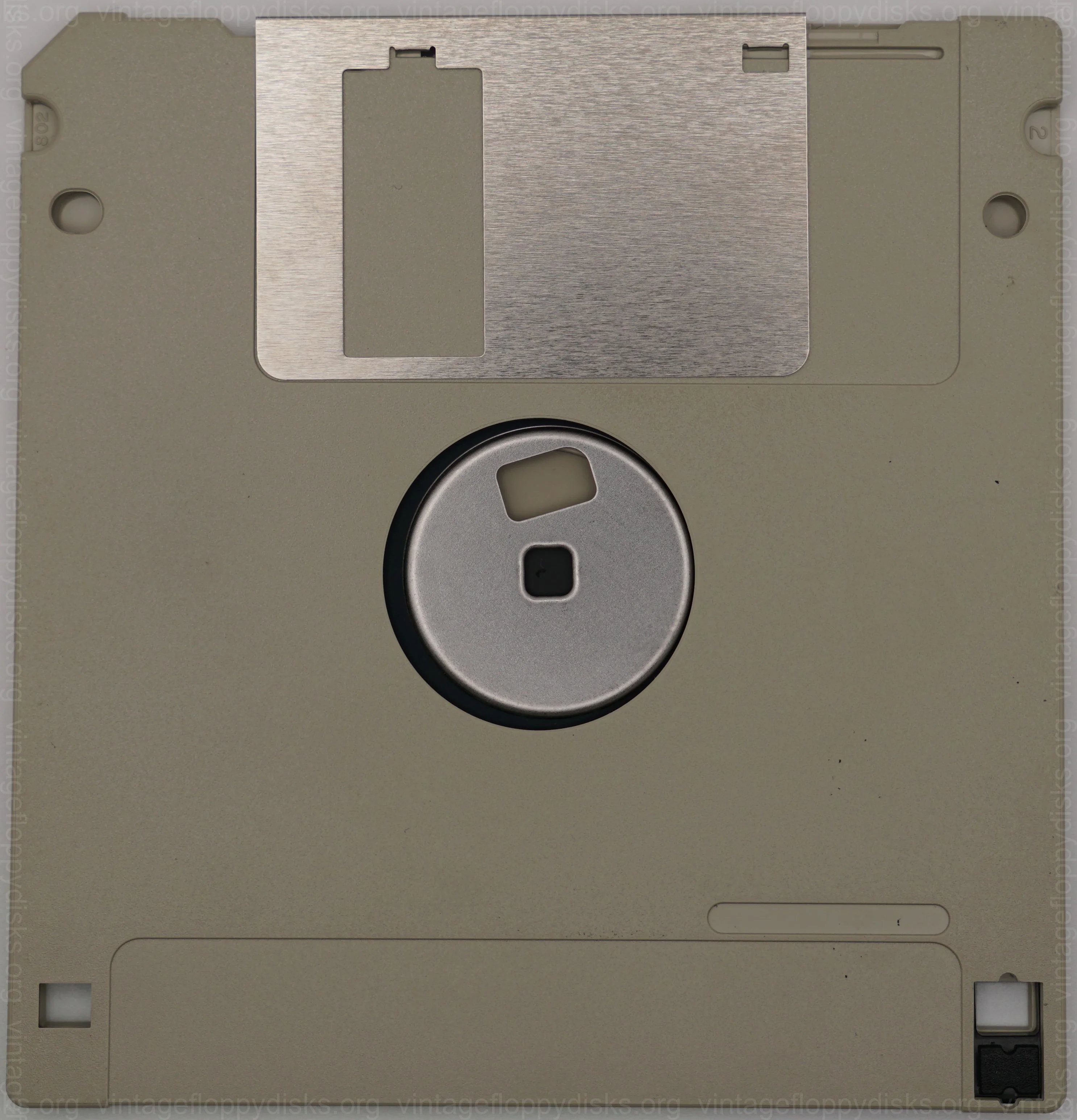 a vintage floppy disk from Generic. Cat. no.: XX-35-0007-002 - Back